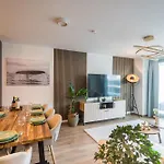 Myflat Wave Golden Beachfront Family Apartment *