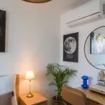 Myflat Wave Golden Beachfront Family Apartment *