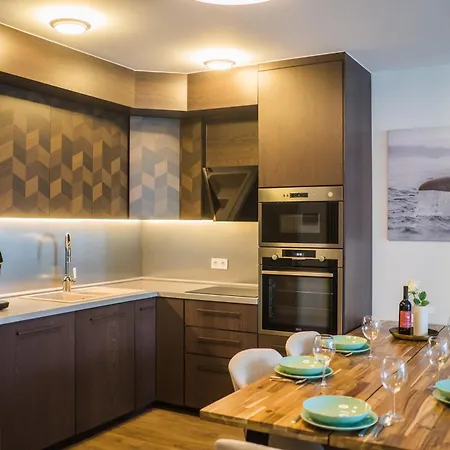 Myflat Wave Golden Beachfront Family Appartement *