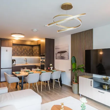 Myflat Golden Beachfront Family