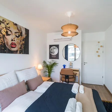 Διαμέρισμα Myflat Wave Golden Beachfront Family *