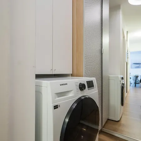 Myflat Wave Golden Beachfront Family *