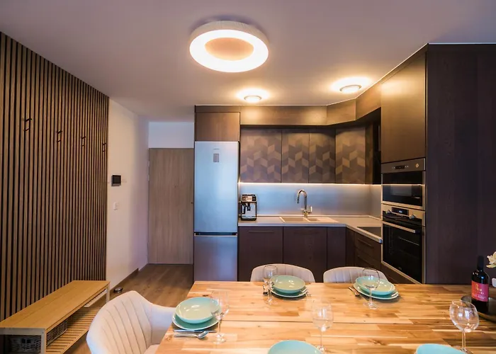 Myflat Wave Golden Beachfront Family *