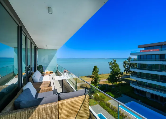 Myflat Wave Golden Beachfront Family